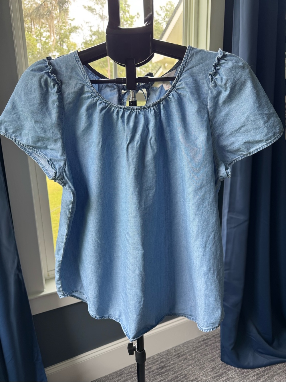 LC Lauren Conrad Chambray Lyocell Peasant Blouse Puff Sleeve Ruffle Detail Sz M